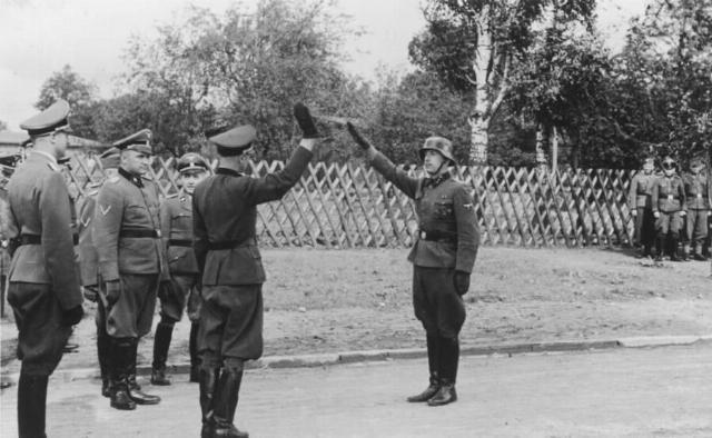 奥斯维辛集|幸好发现了这本相册,才知道了纳粹集中营副指挥官私生活的样子