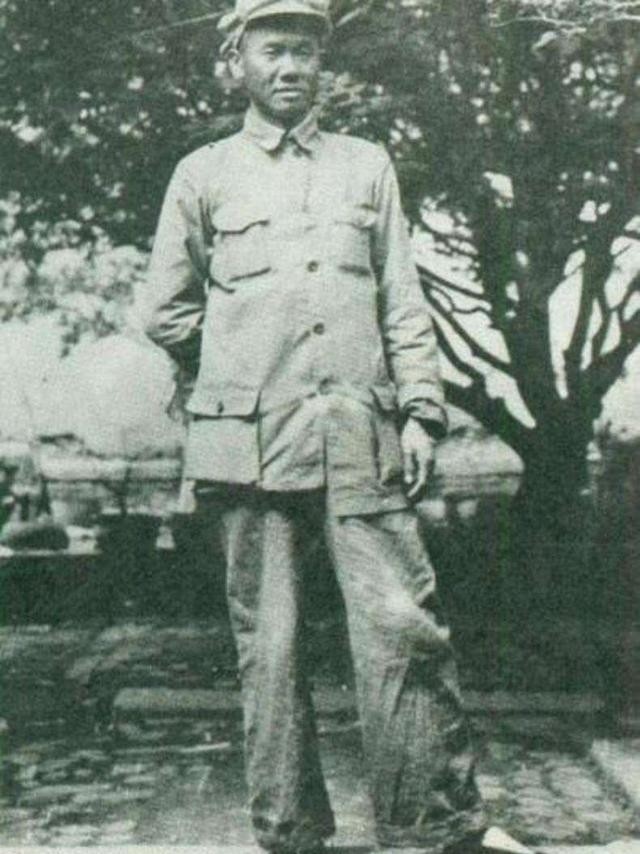 副司令员|八路军的副旅长当了军区司令员,旅长却是副司令员,怎么回事