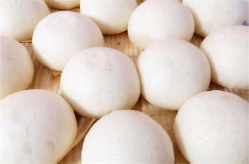  热水|蒸馒头时，冷水还是热水下锅面点师傅教你一招，馒头蓬松不塌了