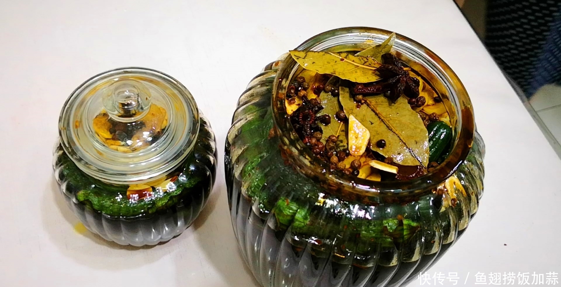 外行|腌黄瓜时,只会加盐就外行了,多加1味调料,又脆又绿格外香!