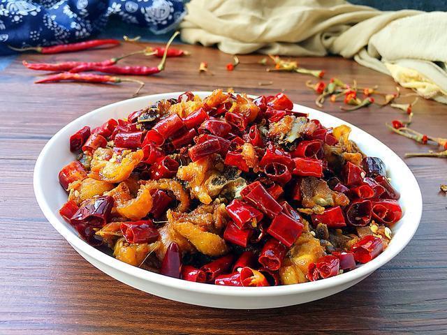 辣椒|外面只有辣椒没有肉,一盘要28,自己在家做,肉多到吃不了