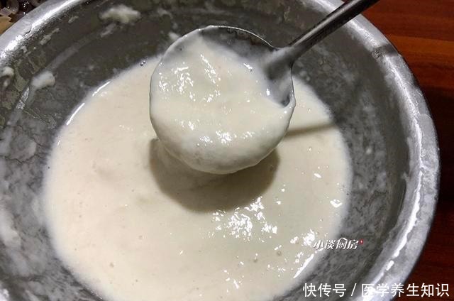 口感|做疙瘩汤时,学会这一个妙招,做出来疙瘩颗粒均匀,口感好