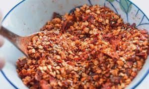  简单|油泼辣子想要做的好吃，简单油泼一下可不行，大厨教你家常做法