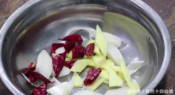 鱼肉|饭店里的鱼片特别滑?其实学会了这步,在家也能做