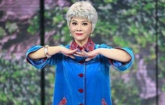  小品|蔡明：27次荣登春晚，一年痛失两位至亲，今59岁现状堪忧