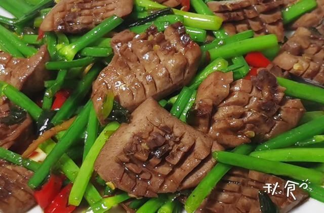 新鲜的猪腰|炒腰花“去腥”是关键,做好这3步,炒出的腰花鲜嫩好吃,没腥味