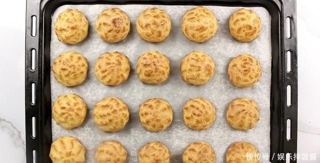  自制|自制甜点香草味泡芙，按步制作比蛋糕简单，零失误操作轻松完成