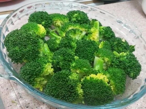  饭店|焯水后西兰花用不用“过冷水”饭店大厨很多人错了，难怪难吃