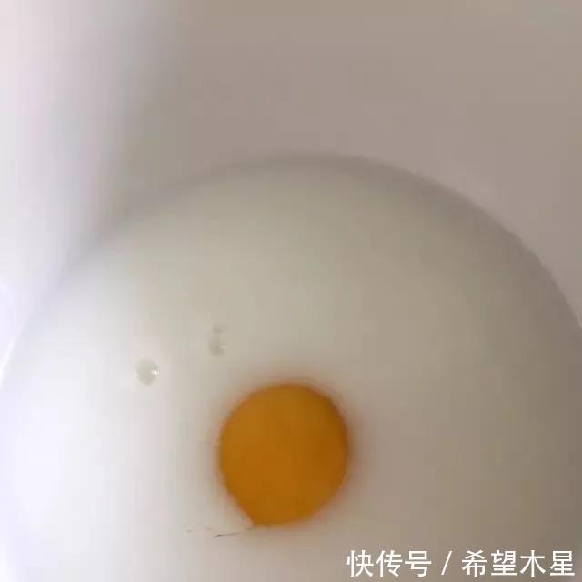 做法|最简单的月饼做法，一蒸一揉就搞定，口感带点爽脆又带点软糯