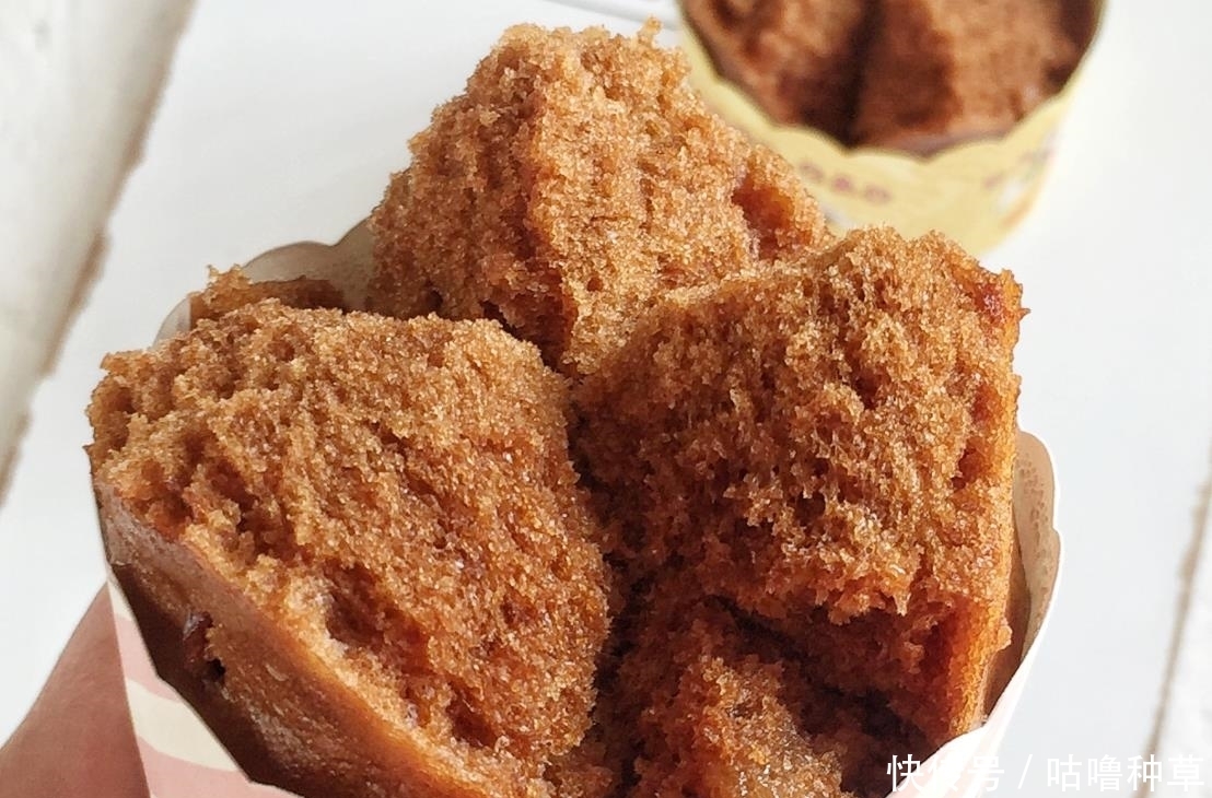 教你做|教你做红糖开花发糕,不用揉面很简单,掌握一个技巧,个个开花