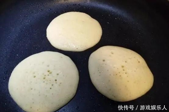 无糖|两根香蕉两个蛋半盒牛奶一碗面,无油无糖十分钟松软香甜易消化