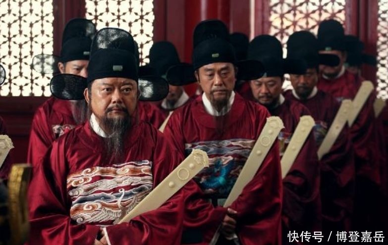 忘记|大臣死前怒喊:我有免死金牌!皇帝:你忘记了金牌上还有9个字吗