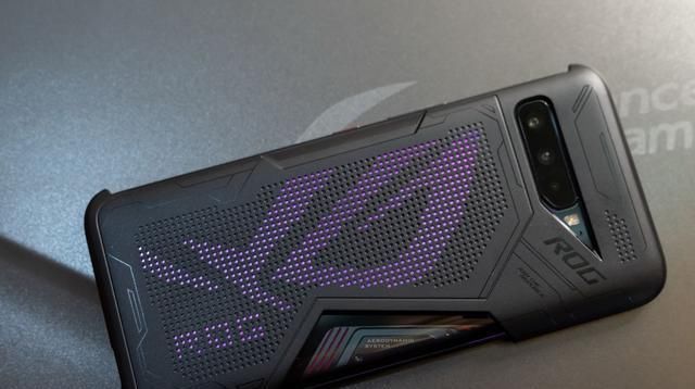  快速|270Hz采样率+144Hz刷新的新电竞手游利器ROG游戏手机3快速体验