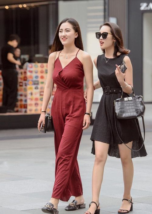 清爽|街拍:气质清爽优雅,楚楚动人,更有女人味儿