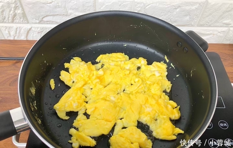 天热|天热没胃口,试试这道菜,鲜香开胃又下饭,百吃不厌