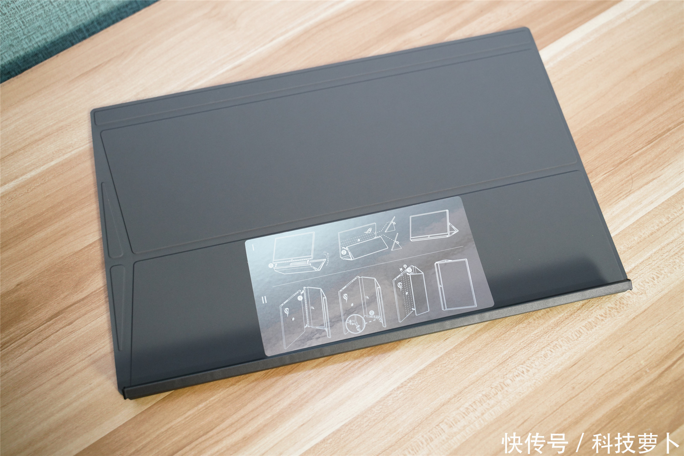 全球|全球首款240Hz+3ms电竞便携显示器,ROG XG17AHP评测