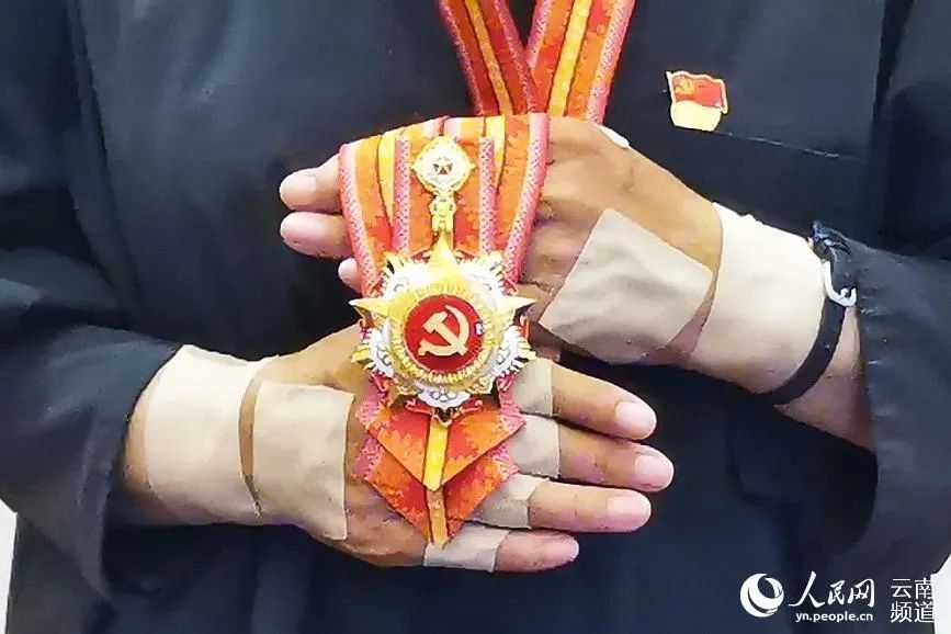 膏药|载誉而归!张桂梅的一句话,冲上热搜!