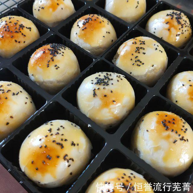 蛋黄|蛋黄酥,自己做的吃着更健康