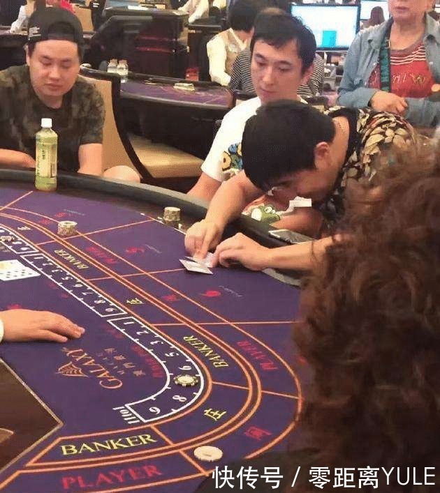 澳门|王思聪陪秦奋现身澳门豪赌，上亿筹码当“欢乐豆”现实版“澳门风云”！