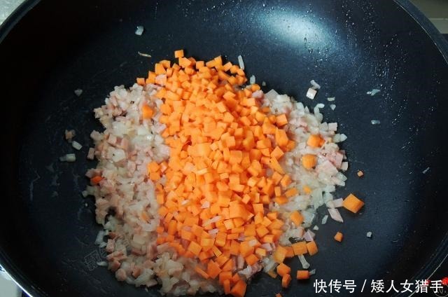 胡萝卜|换着花样吃米饭,美味饱腹配料多,比寿司简单,当早餐正合适