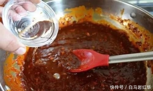 牢记|炖牛肉时,要牢记别放这两种调料,加它们等于毁牛肉,很多人踩坑