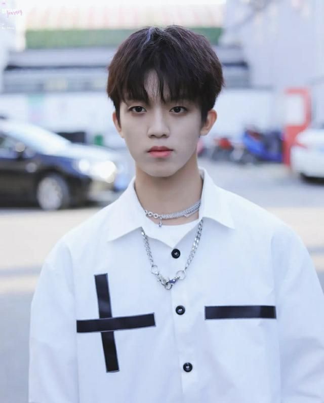 易安音乐社|黄锐艺人孙亦航林墨现身《青你3》,李飞也放人了,网友:打起来