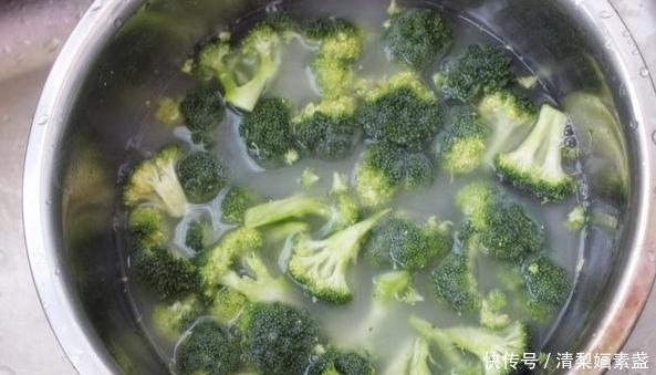 营养|吃西兰花不要再焯水,只需这一招,颜色翠绿,味道爽脆,营养好吃