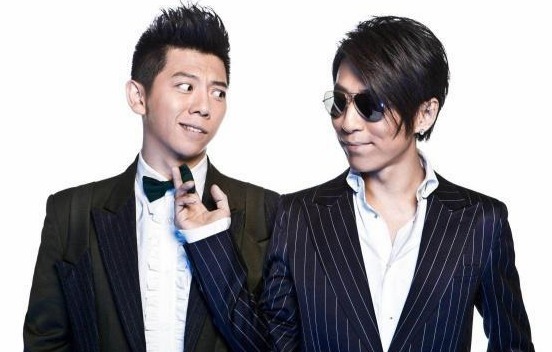 父亲|“一指禅女王”陨落记