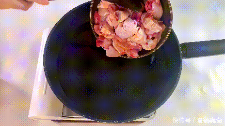 切成|在家自制特色小吃黄焖鸡,肉质鲜嫩,爽口开胃,3碗米饭不够吃