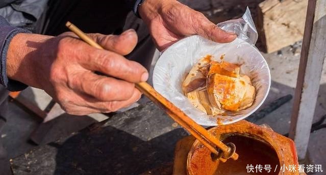 熏豆腐|农村大集热火朝天的美食,让人你还、人间美味!