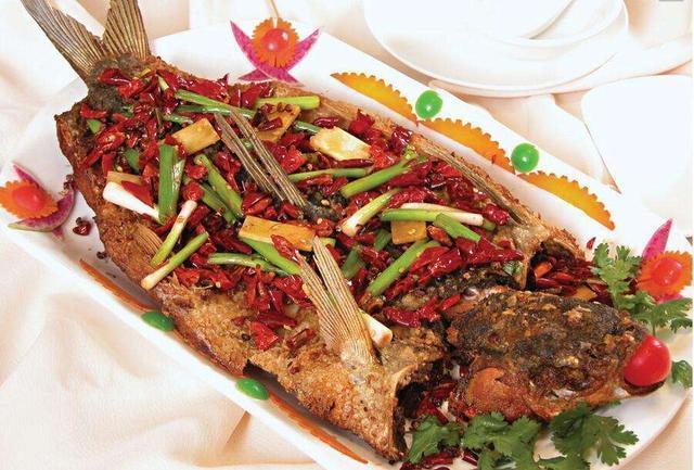 胡椒粉|精选美食推荐香辣炝锅鱼,香辣肉丝,豇豆炒腊肉的做法