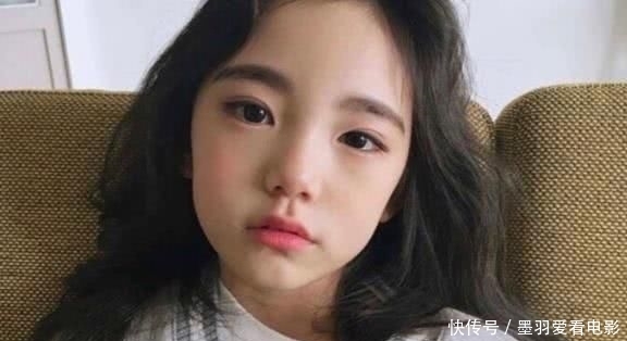  女儿|“女儿太漂亮”，竟成了全家人累赘，爸爸看孩子越长越好看就心烦