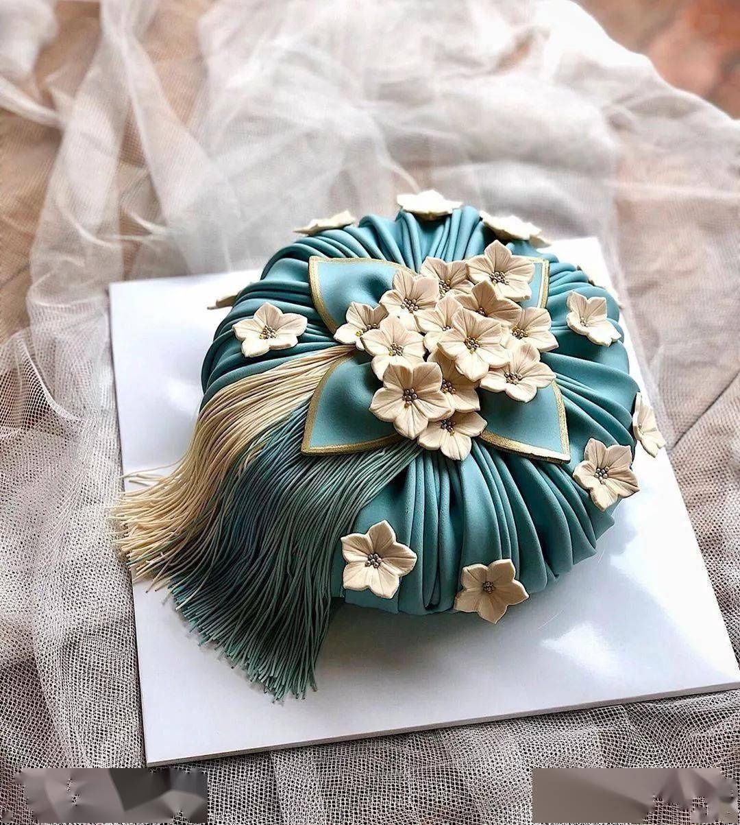 包袱蛋糕|脑洞太大韩国小姐姐晒神秘蛋糕,引百万粉丝每天催更太美了,每一张都让我流口水…