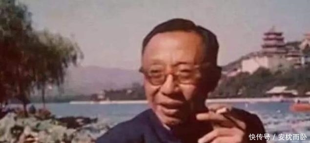 工作人员|溥仪买票进故宫,指出照片挂错,专家不懂装懂,溥仪那是我爹