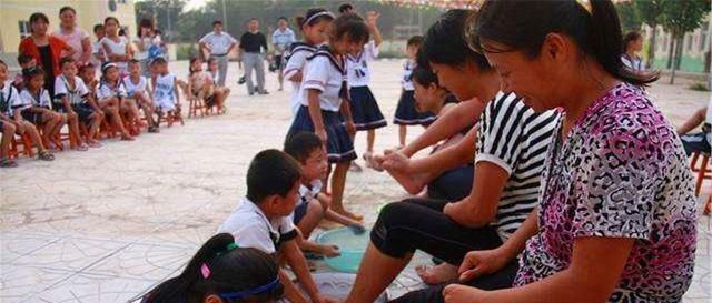  工作上|“你爸就是个送外卖的”，父亲的职业遭同学嘲笑，孩子霸气回怼