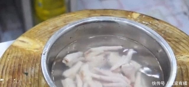 保留|泡椒凤爪,要不要焯水?技巧不保留,胶原蛋白满满,解馋又养颜