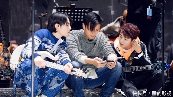 萧敬腾|表演系不怕表演,王俊凯示范壁咚,成新乐队团宠