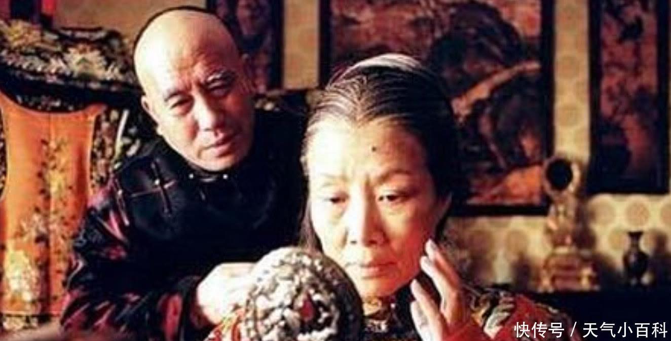 太监|李莲英为何能得慈禧欢心,从门匾看慈禧心思,看西洋钟救大臣一命!