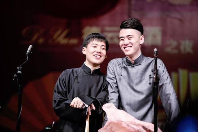 杨颖|跑男团的手机壳杨颖的害怕,郭麒麟的搞怪,看到蔡徐坤买不起