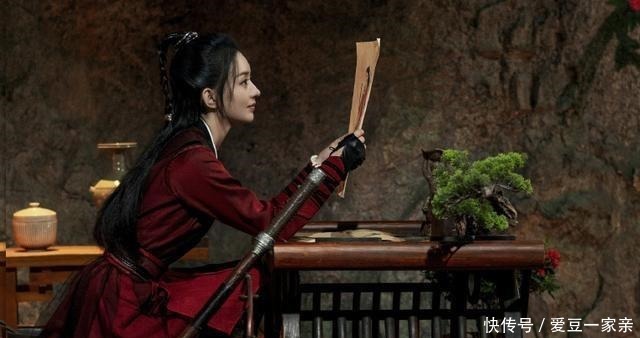  服装|《有翡》的生产团队已经恢复工作，赵丽颖是新的路透曝光