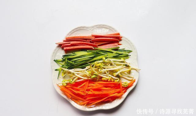 大口|剩米饭新吃法,不炒不煮,每次都是边拌边流口水,太好吃了