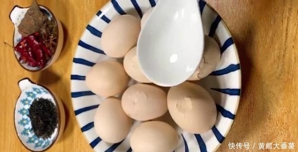 上卖|教你做好吃的茶叶蛋，物美价廉茶香味浓，比大街上卖的还要香