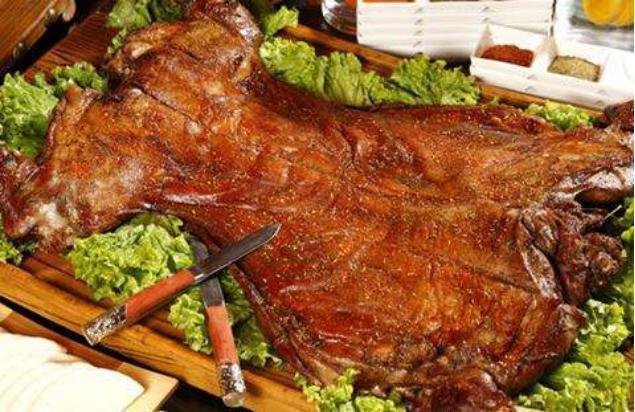 烤全羊|朋友请吃烤全羊,却只点了一份,原本以为小气,菜上后“傻眼”了