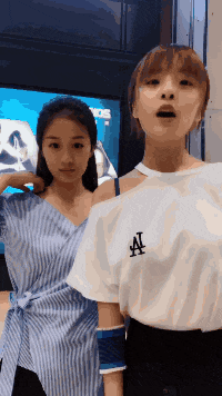 爸爸|搞笑GIF:孩子,都怪你爸爸的脚丫子有毒