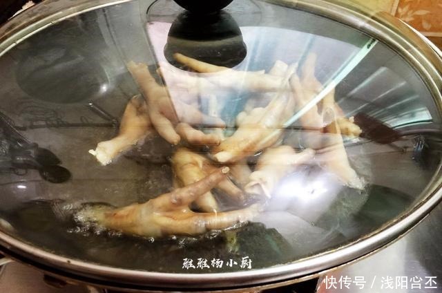 家人|虎皮凤爪不用买了,一次做三五斤,做法简单,学会家人夸你是大厨