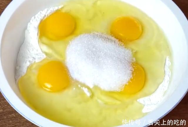 面粉|1斤面粉加4个鸡蛋,你最想不到的做法,比馒头简单,比馅饼好吃