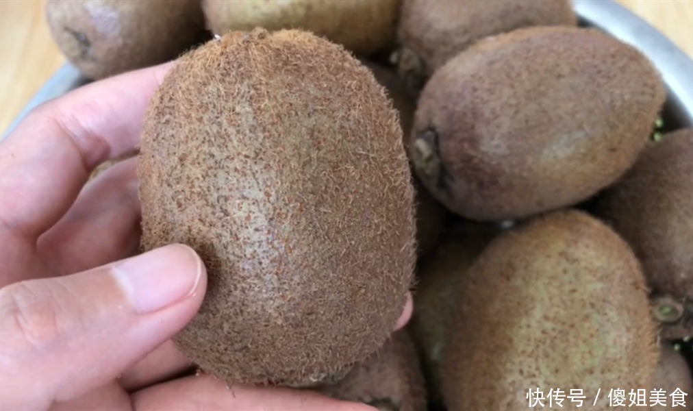 聪明|把猕猴桃放锅里蒸2分钟,太聪明了,用途拿钱难买,早明白就好了