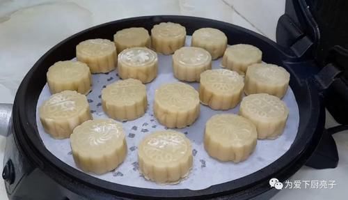 个个|中秋节月饼别买着吃了,锅里烙一烙,个个香酥又掉渣,没烤箱也能成功