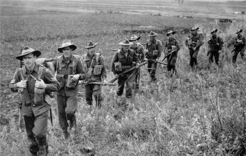 当众|二战著名的处决照：白人士兵被当众斩杀，日军却赔上了18万人性命