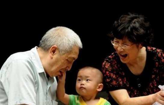 寒心|这2种新型的“不孝”,比啃老更加让父母寒心,看看你在其中吗！